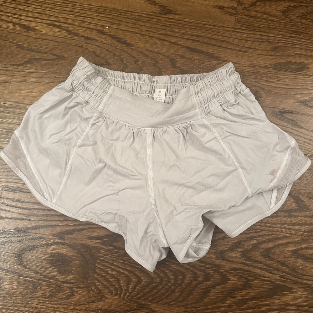 Lululemon Hotty Hot Low-Rise Lined
Short 2.5"